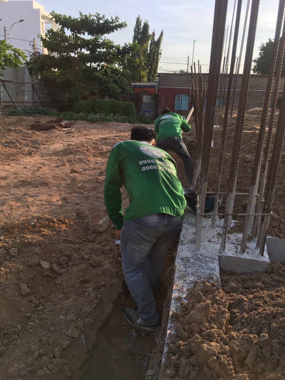 tạo hào phòng chống mối