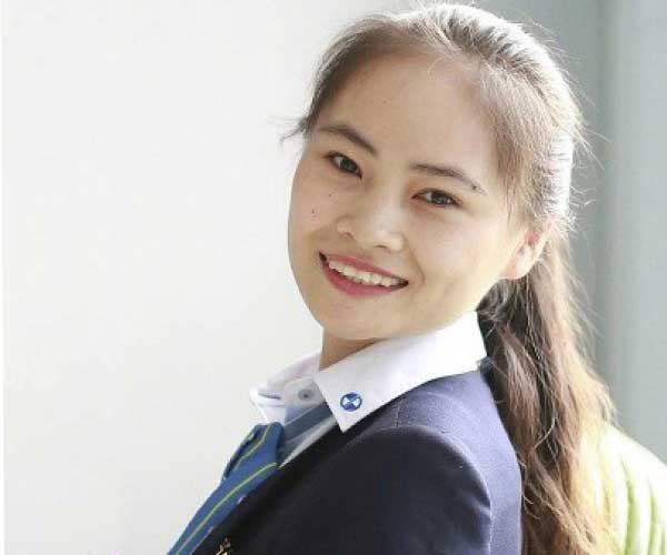 MISS PHẠM THỊ HUYỀN